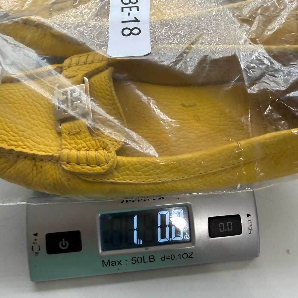 Tory Burch Driving Moccasin Yellow Pebble Leather Shoes Preppy Womens 9M - Picture 11 of 11